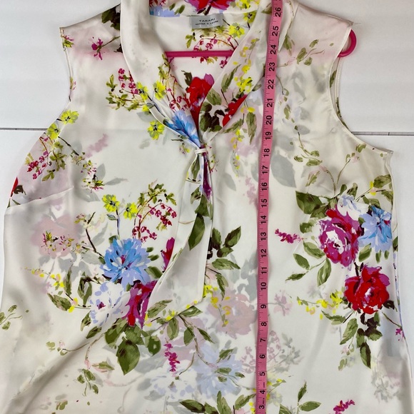Tahari. Arthur S Levine. Floral, Sleeveless, Faux Tie, Satiny Feel. Spring Top. - Picture 8 of 10